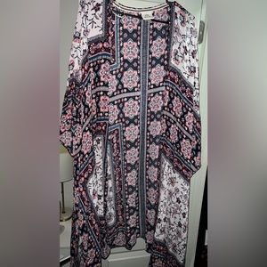 Printed kimono-style top